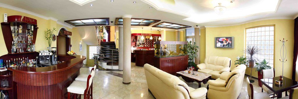 Hotel Luxor Suto Orizari Exterior foto
